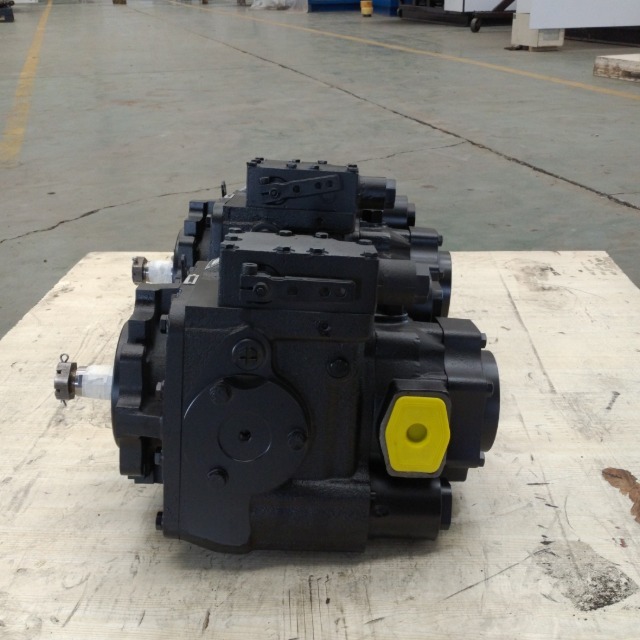 Agricultural harvester hydraulic pump